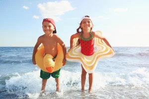 crianças curtindo as férias de verão